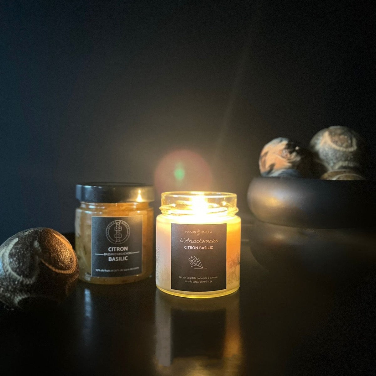 Coffret "L'Arcachonnaise", Confiture Citron Basilic et bougie végétale parfumée, sur fond noir